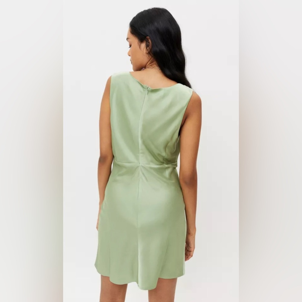 Elegant Mint Green Sleepwear Dress - Picture 3 of 5